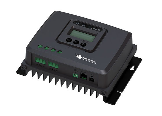 Bom preço IP43 50A RV MPPT Controlador de carga solar com potência fotovoltaica máxima de 1440W para gestão eficiente de painéis solares on-line