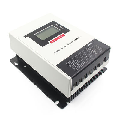 Bom preço 50A Smart DC DC Carregador Com 12/24Vdc Bateria de arranque Voltagem 700W PV Potência de entrada on-line